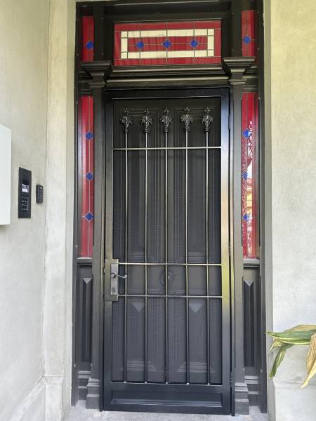   &raquo; Click to zoom ->