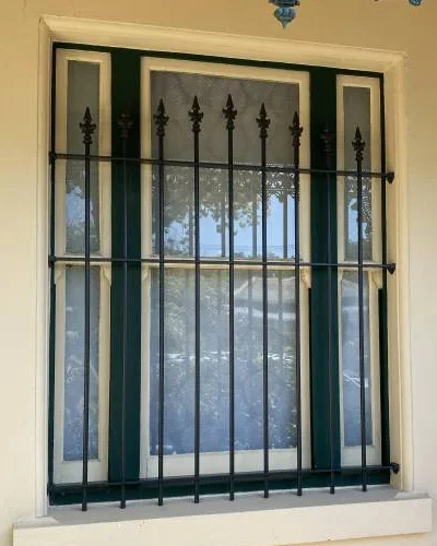 tn_tn_111window22grille.jpg